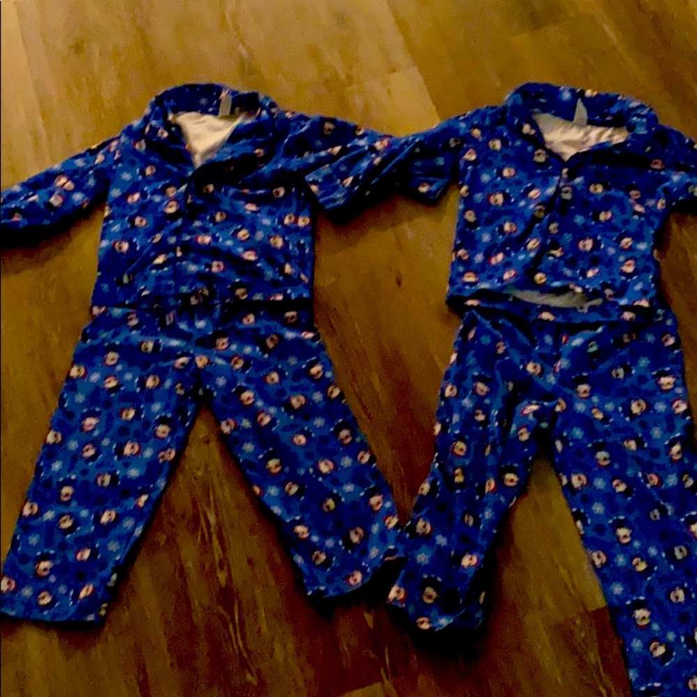 Boys size 4 fleece Santa pjs